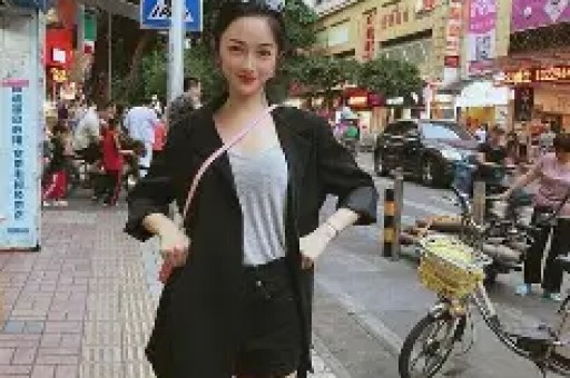 白冰偷税被查后续：掉粉太猛或面临巨额赔偿仍住上海千平别墅